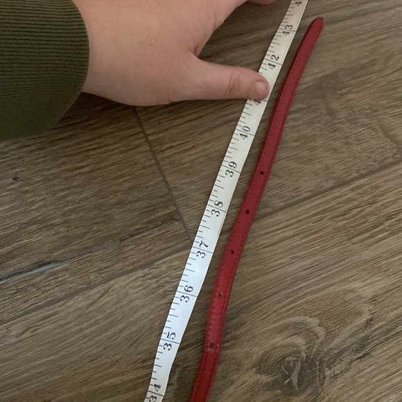 Coach Extra thin red leather XL gold buckle belt with designer tag. Cherry red - Picture 9 of 9